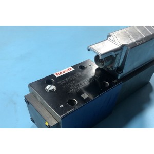 Rexroth 0811404817 Proportional Directional Valve 4WRPEH10C3B100L-2X/G24K0/F1M